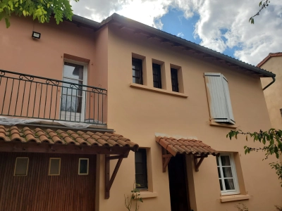 <br />
<b>Deprecated</b>:  htmlspecialchars(): Passing null to parameter #1 ($string) of type string is deprecated in <b>/home/u272898465/domains/renovation-millau.fr/public_html/templates/galerie.php</b> on line <b>351</b><br />
